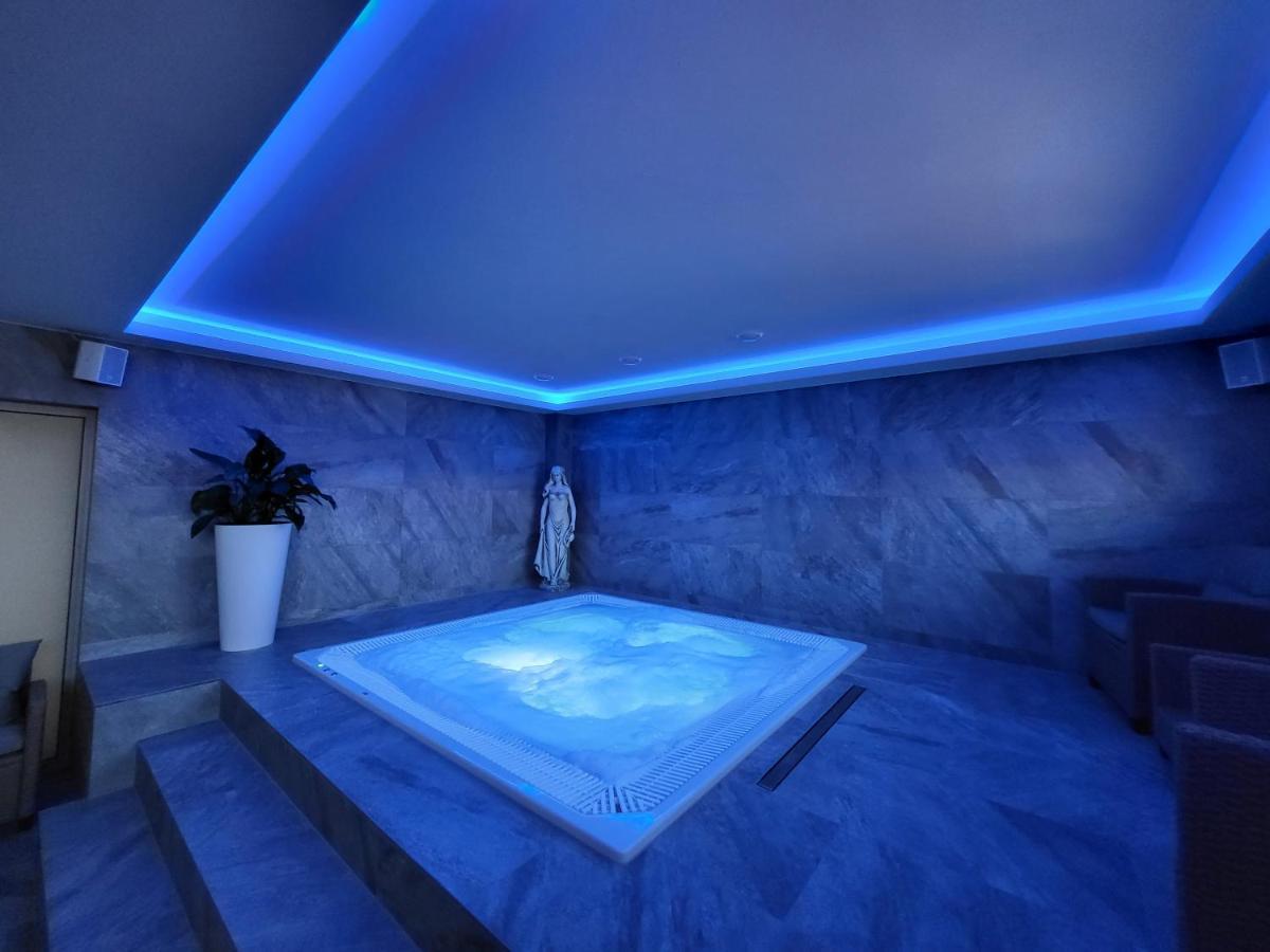 Chaty Krusetnica S Luxusnym Privatnym Wellness ภายนอก รูปภาพ